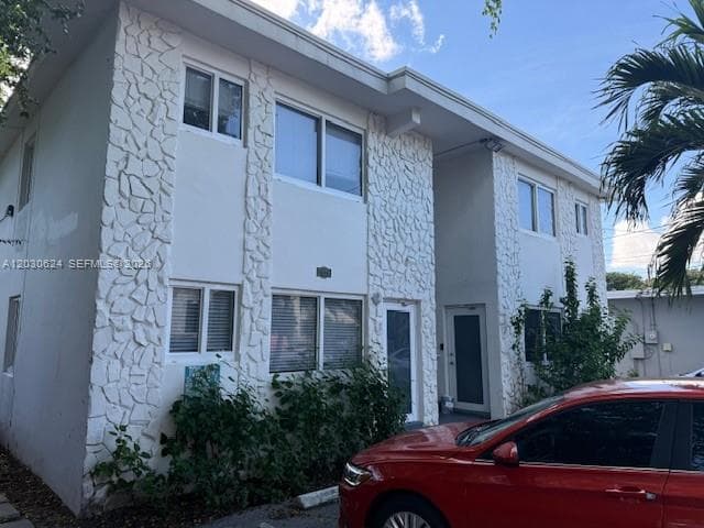2006 Calais Dr # 1, Miami Beach FL 33141 — 2
