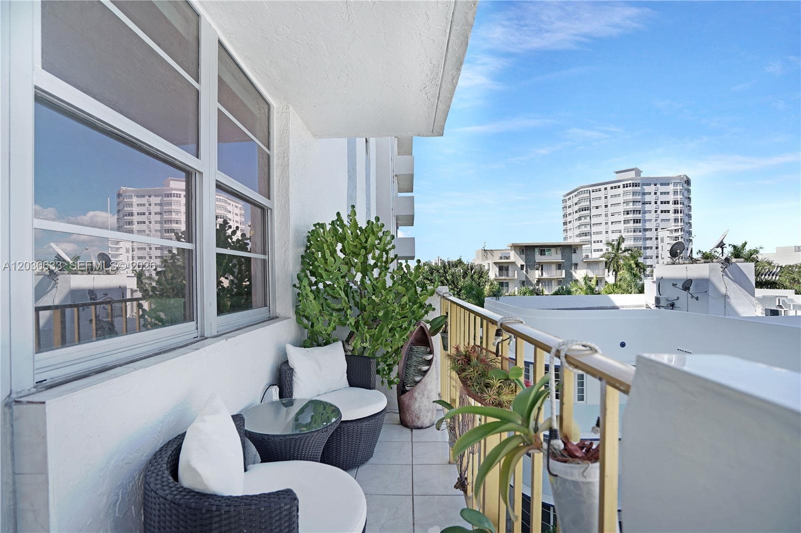 245 18th St # 605, Miami Beach FL 33139 — 23