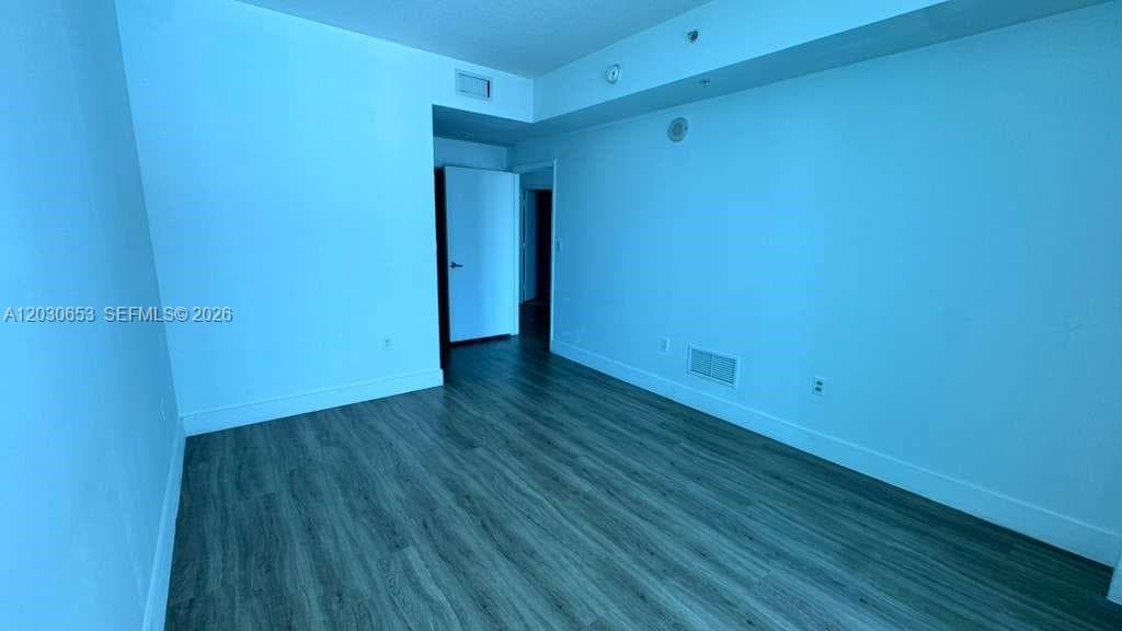 1900 N Bayshore Dr # 1407, Miami FL 33132 — 3