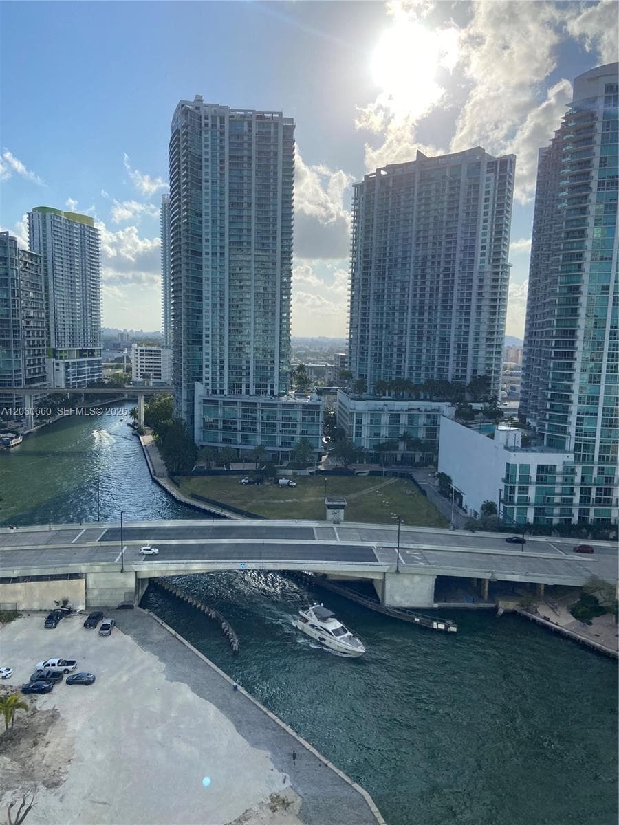 31 SE 5th St # 2103, Miami FL 33131 — 12