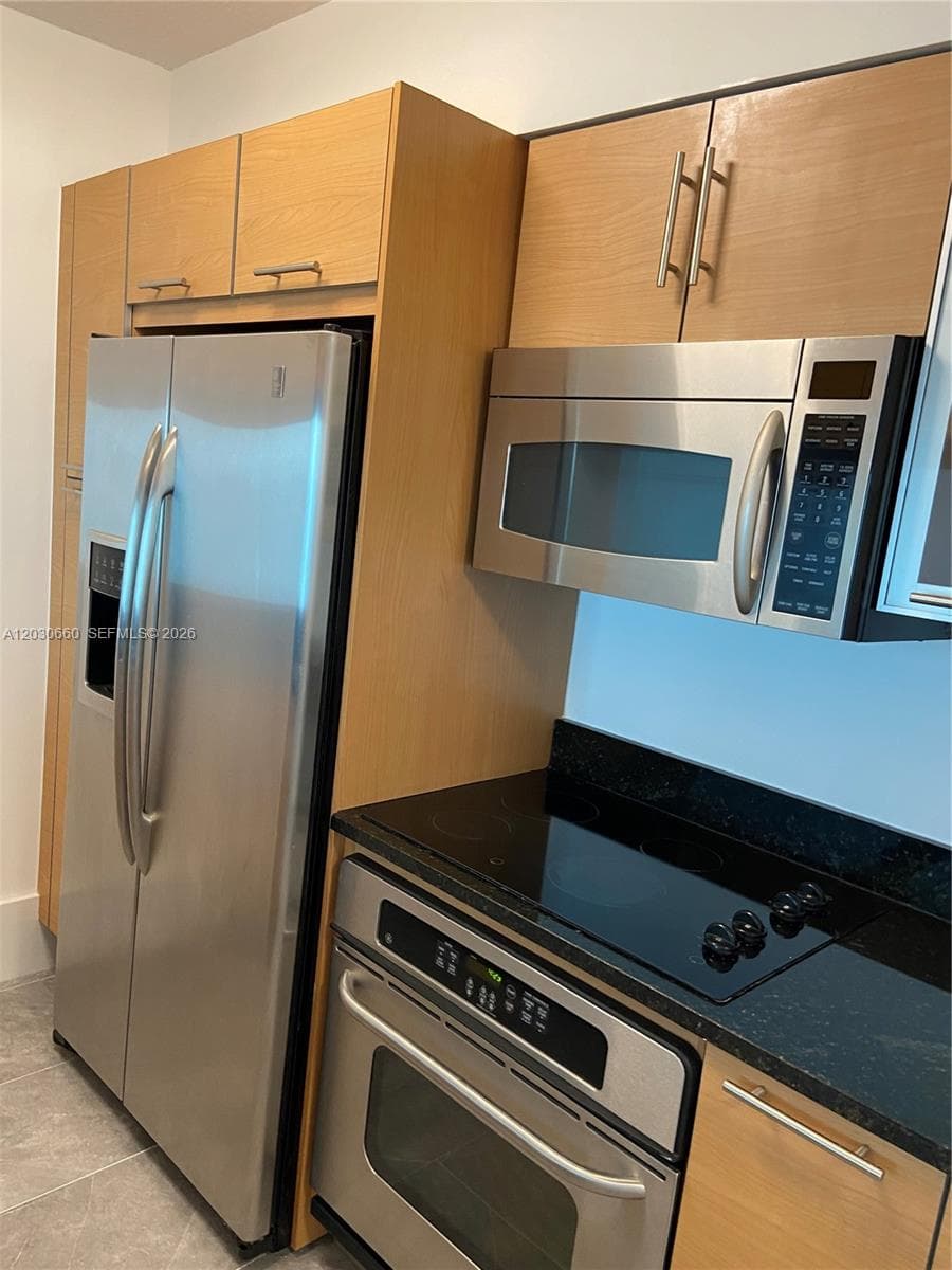 31 SE 5th St # 2103, Miami FL 33131 — 7