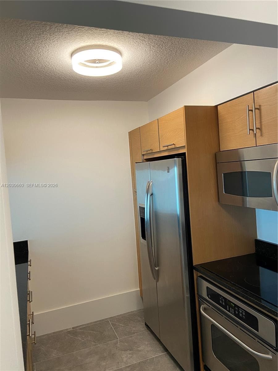 31 SE 5th St # 2103, Miami FL 33131 — 9