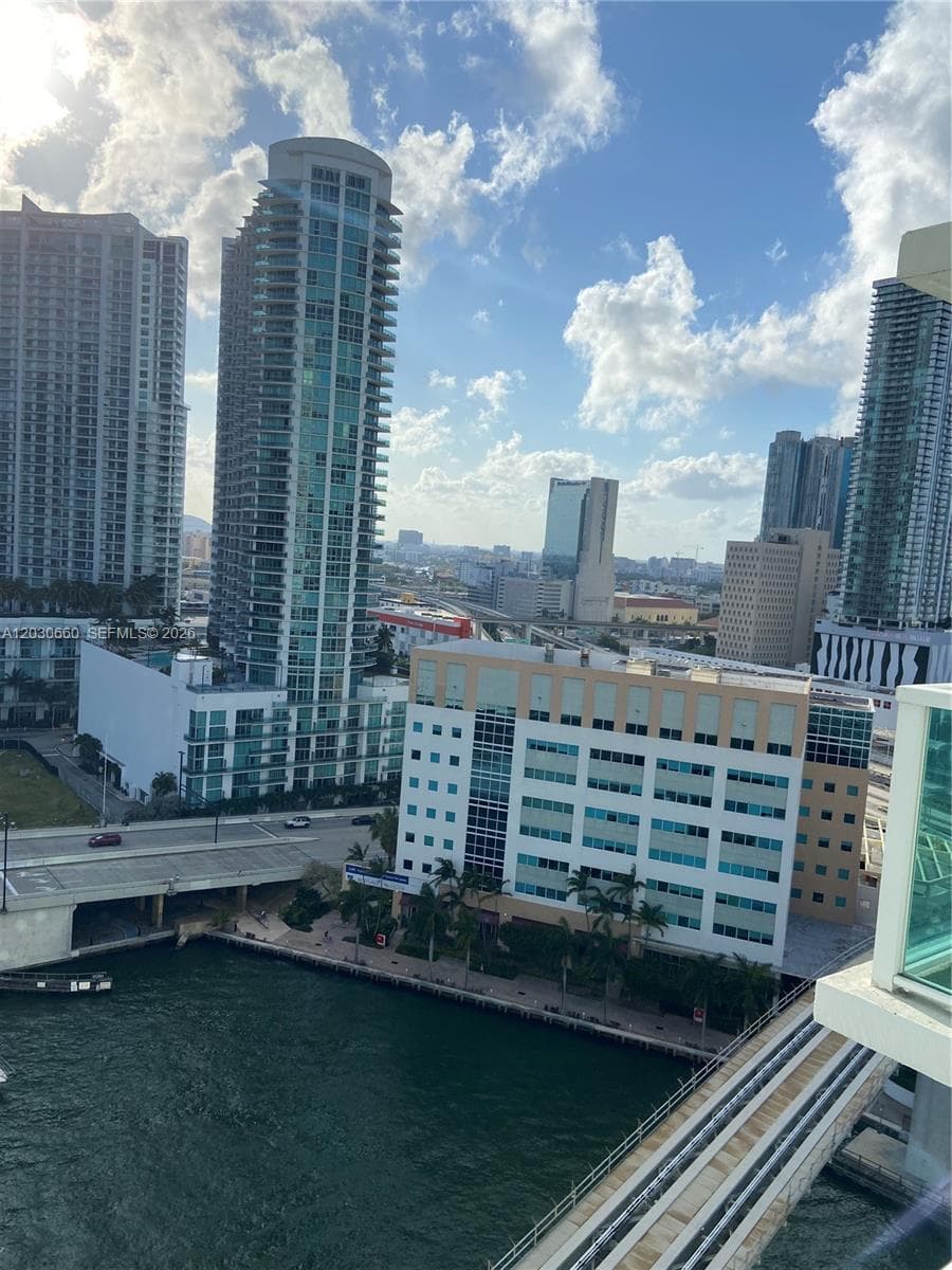 31 SE 5th St # 2103, Miami FL 33131 — 11