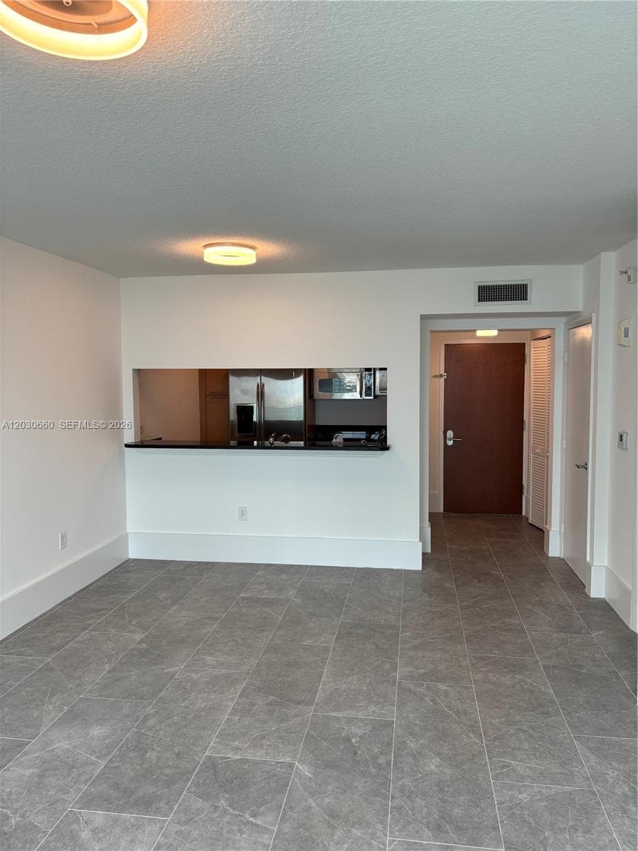 31 SE 5th St # 2103, Miami FL 33131 — 4