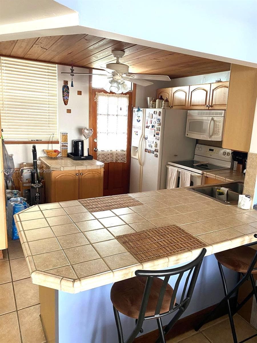 3545 NE 166th St # 908, North Miami Beach FL 33160 — 6