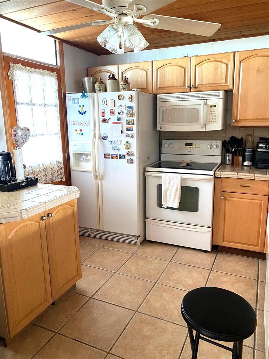 3545 NE 166th St # 908, North Miami Beach FL 33160 — 5
