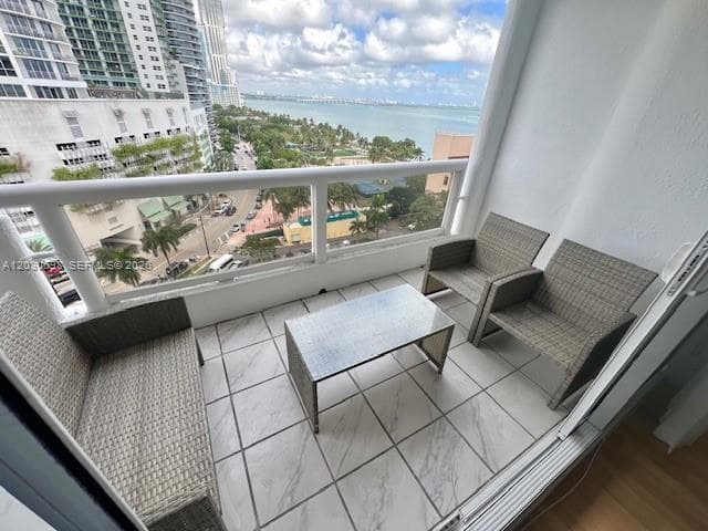 1717 N Bayshore Dr # 1450, Miami FL 33132 — 3