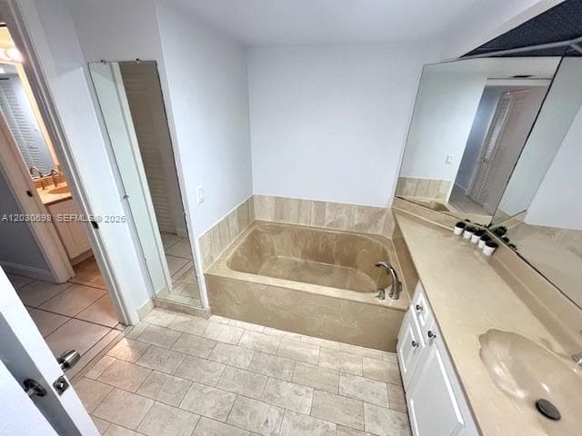 1717 N Bayshore Dr # 1450, Miami FL 33132 — 24