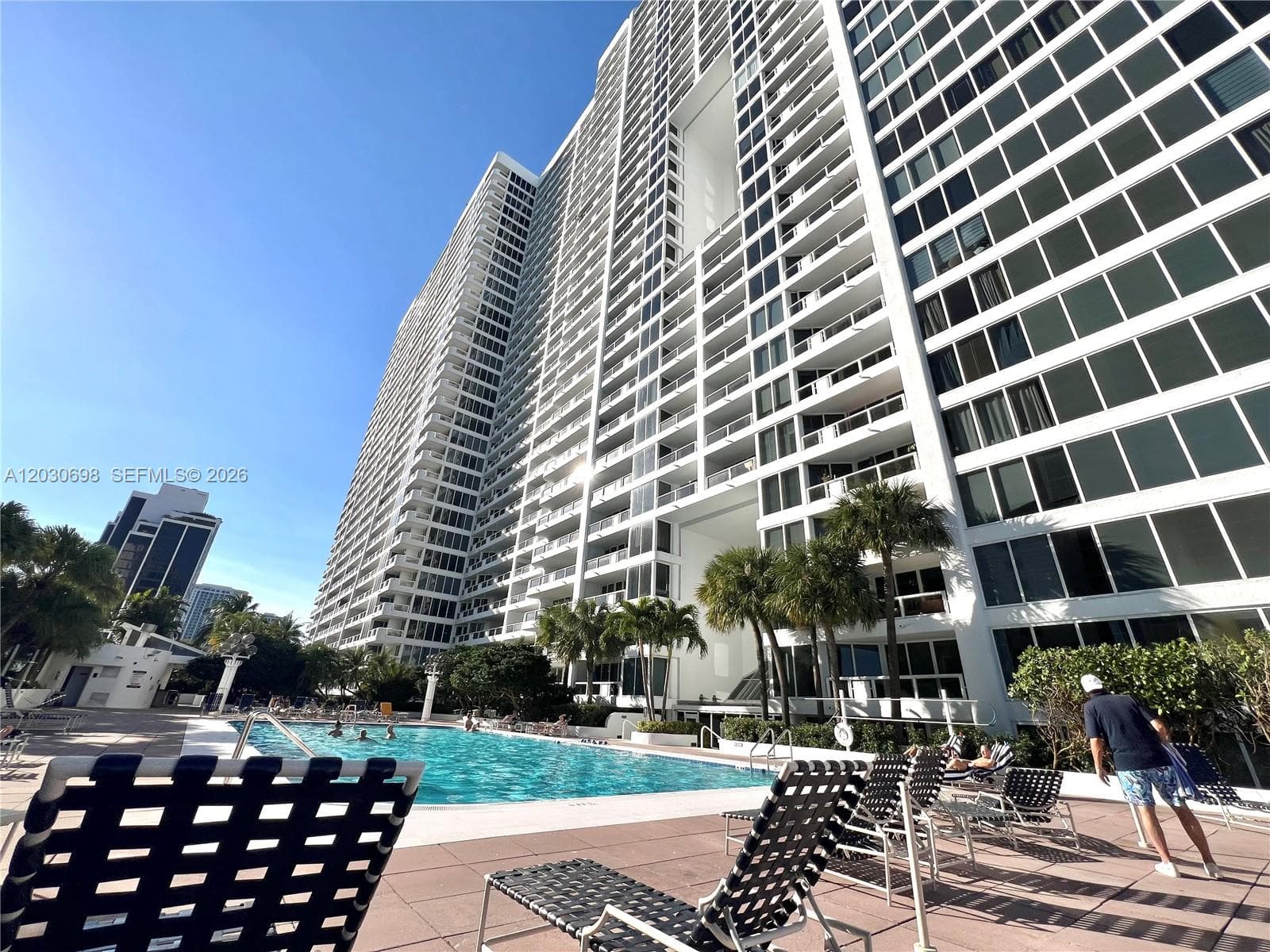1717 N Bayshore Dr # 1450, Miami FL 33132 — 40