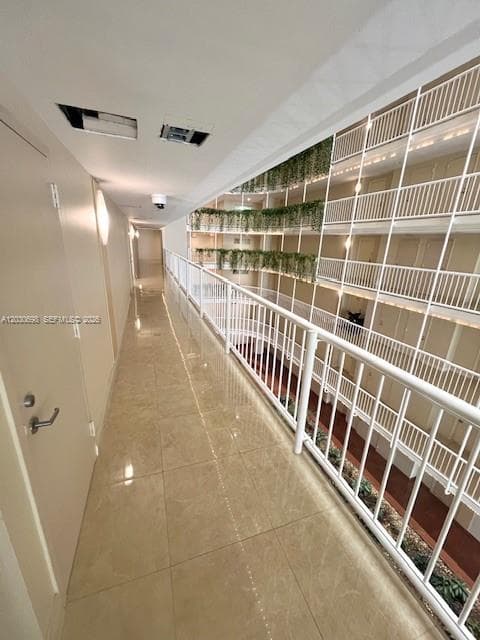 1717 N Bayshore Dr # 1450, Miami FL 33132 — 35