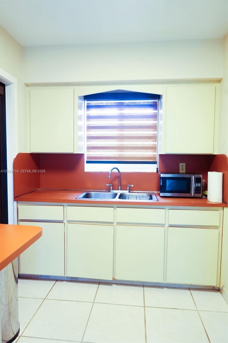 161 E 36th St, Hialeah FL 33013 — 26