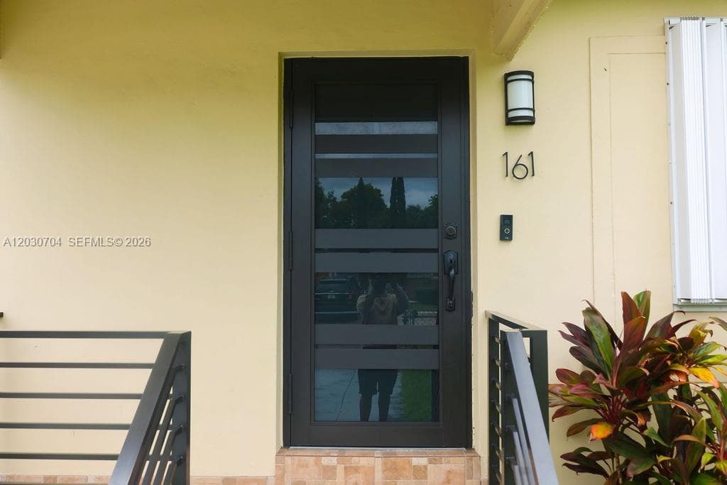161 E 36th St, Hialeah FL 33013 — 14