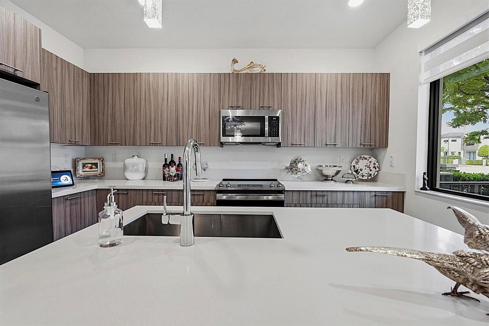 8321 Central Park Boulevard, Doral FL 33166 — 16