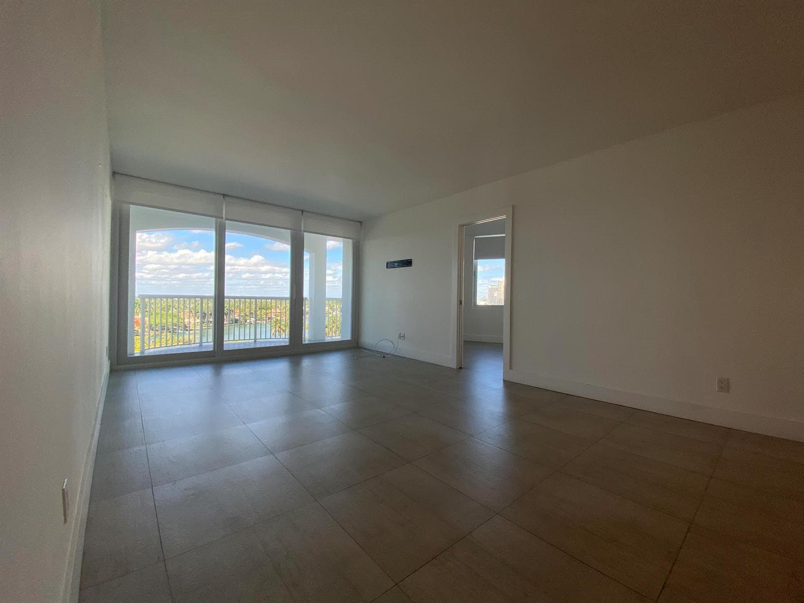 5401 Collins Avenue # 620, Miami Beach FL 33140 — 7