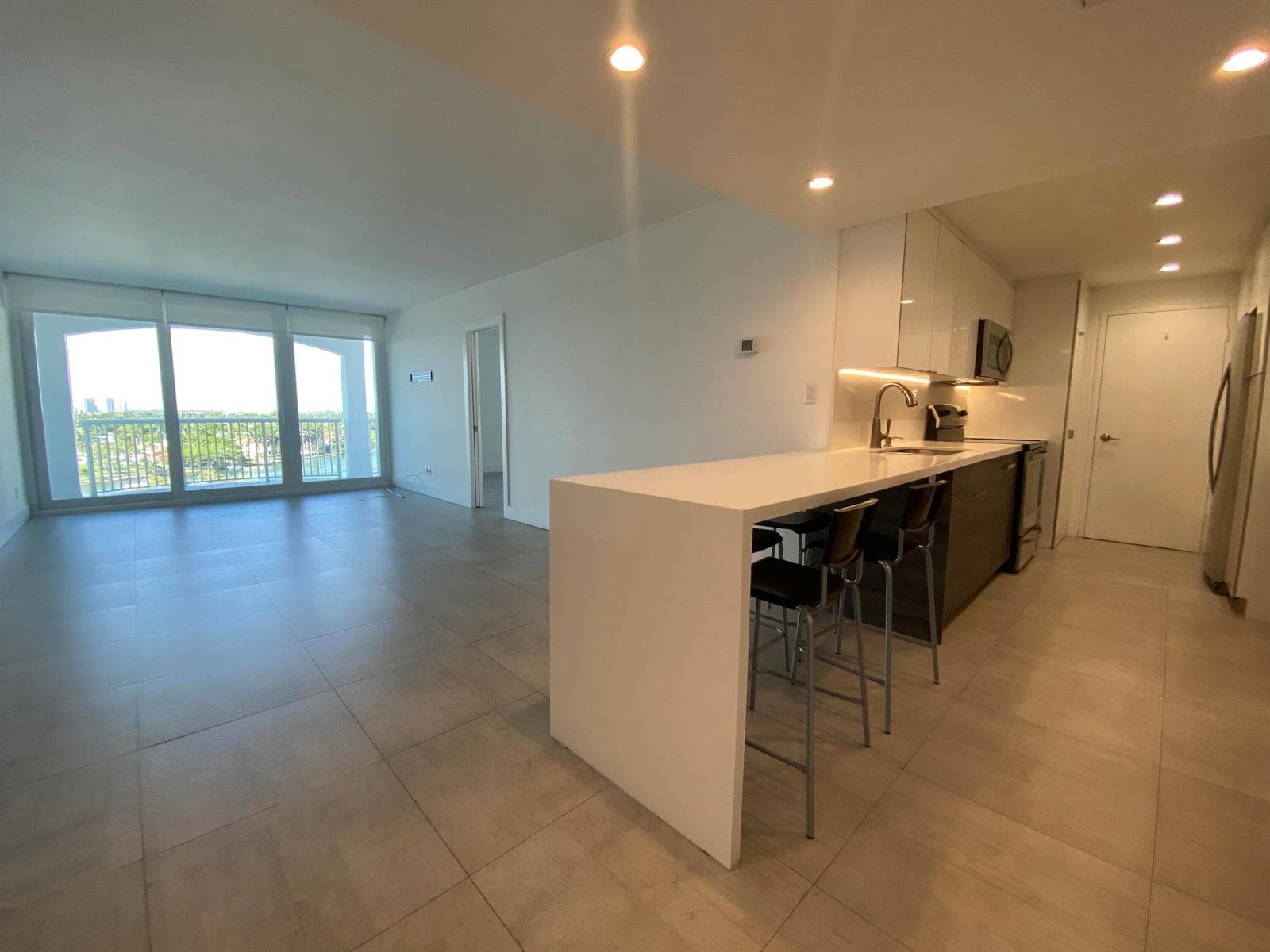 5401 Collins Avenue # 620, Miami Beach FL 33140 — 3