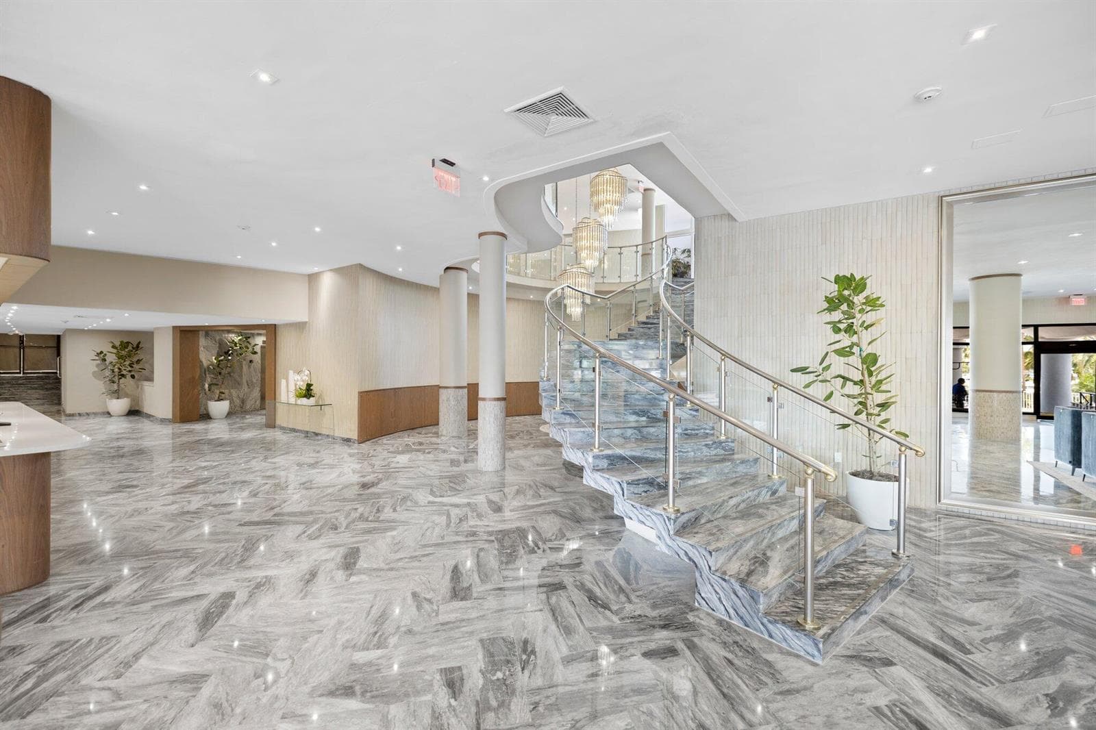 5401 Collins Avenue # 620, Miami Beach FL 33140 — 28