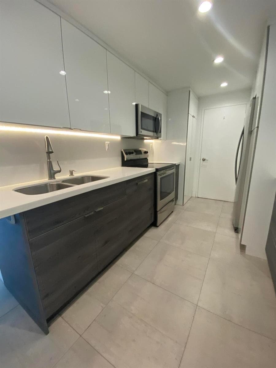 5401 Collins Avenue # 620, Miami Beach FL 33140 — 9