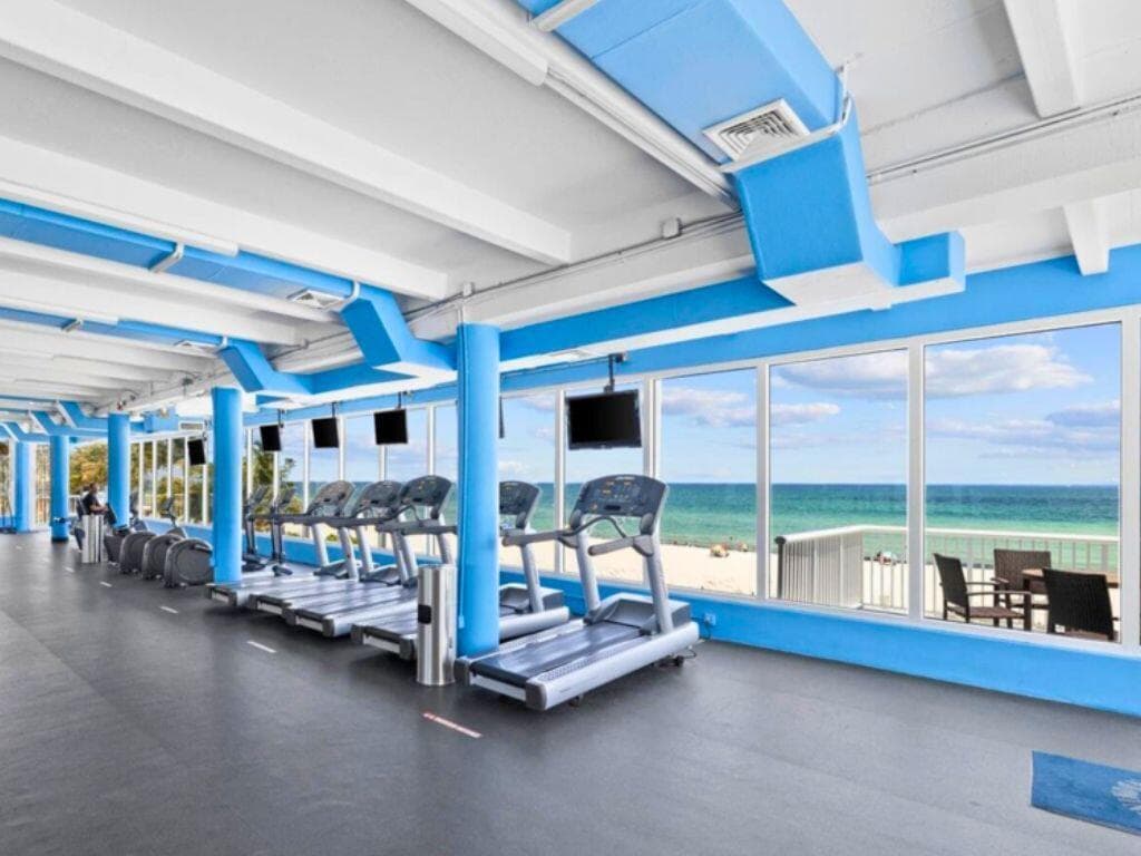 5401 Collins Avenue # 620, Miami Beach FL 33140 — 30