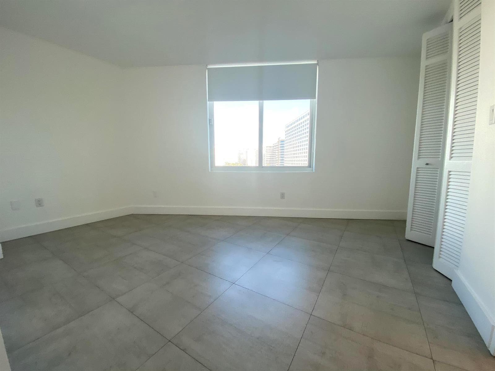 5401 Collins Avenue # 620, Miami Beach FL 33140 — 18
