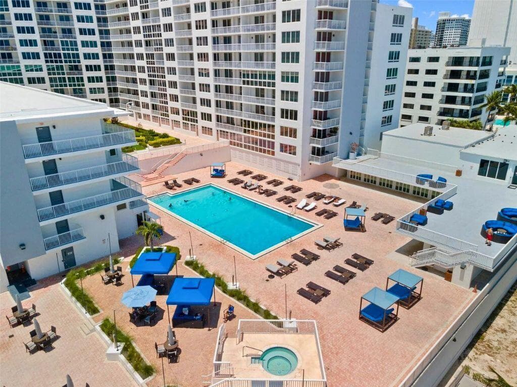 5401 Collins Avenue # 620, Miami Beach FL 33140 — 31