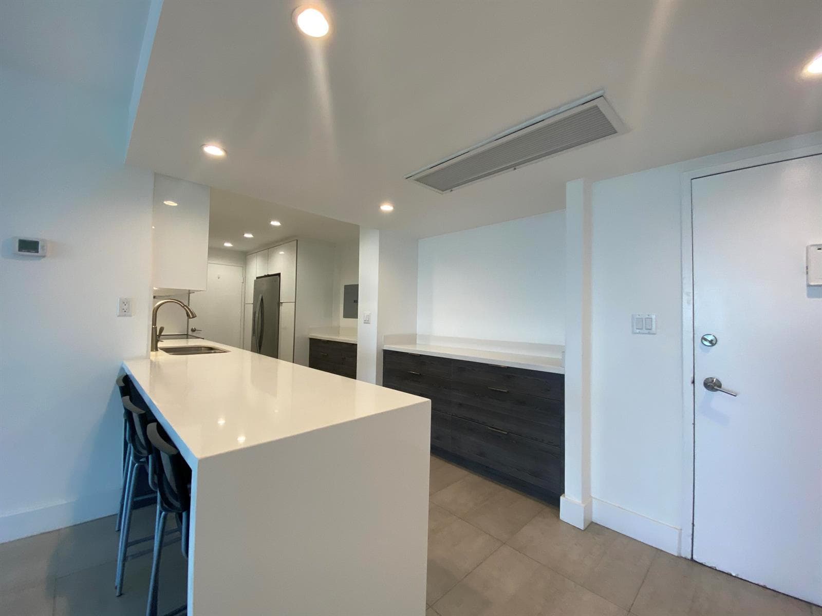 5401 Collins Avenue # 620, Miami Beach FL 33140 — 4