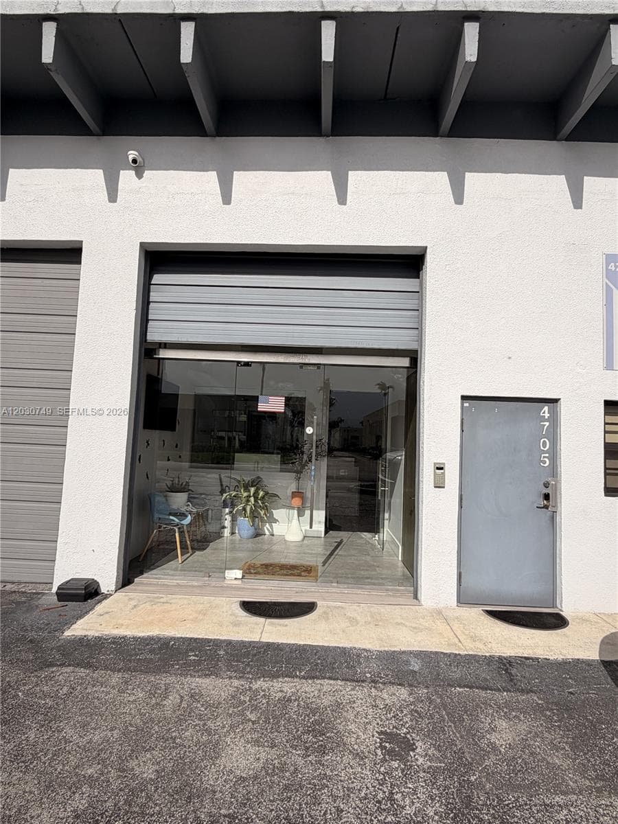 4705 SW 74th Ave, Miami FL 33155 — 1