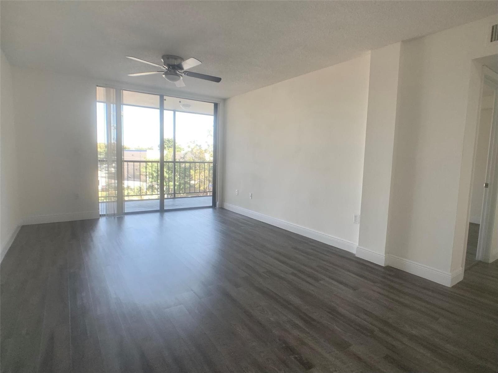 19455 NE 10 Avenue # 320, North Miami Beach FL 33179 — 2