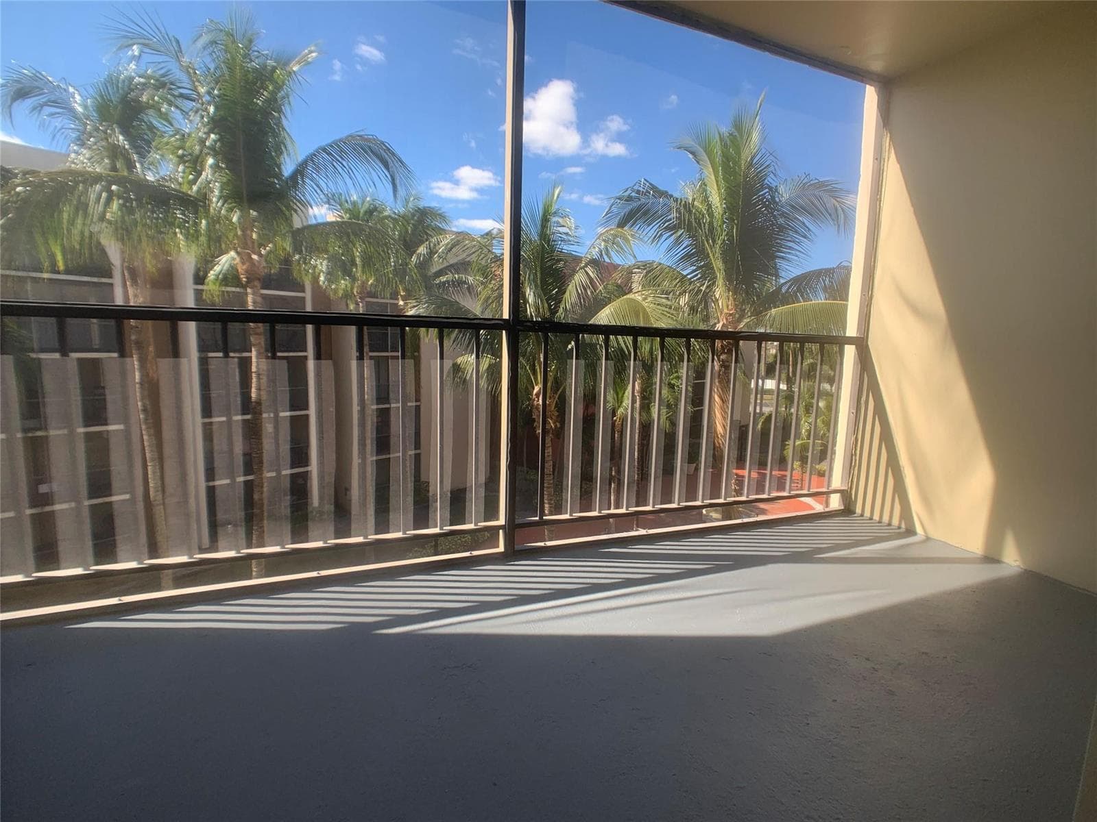19455 NE 10 Avenue # 320, North Miami Beach FL 33179 — 6