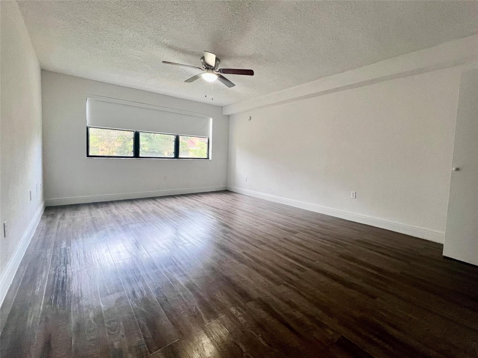 19455 NE 10 Avenue # 320, North Miami Beach FL 33179 — 4