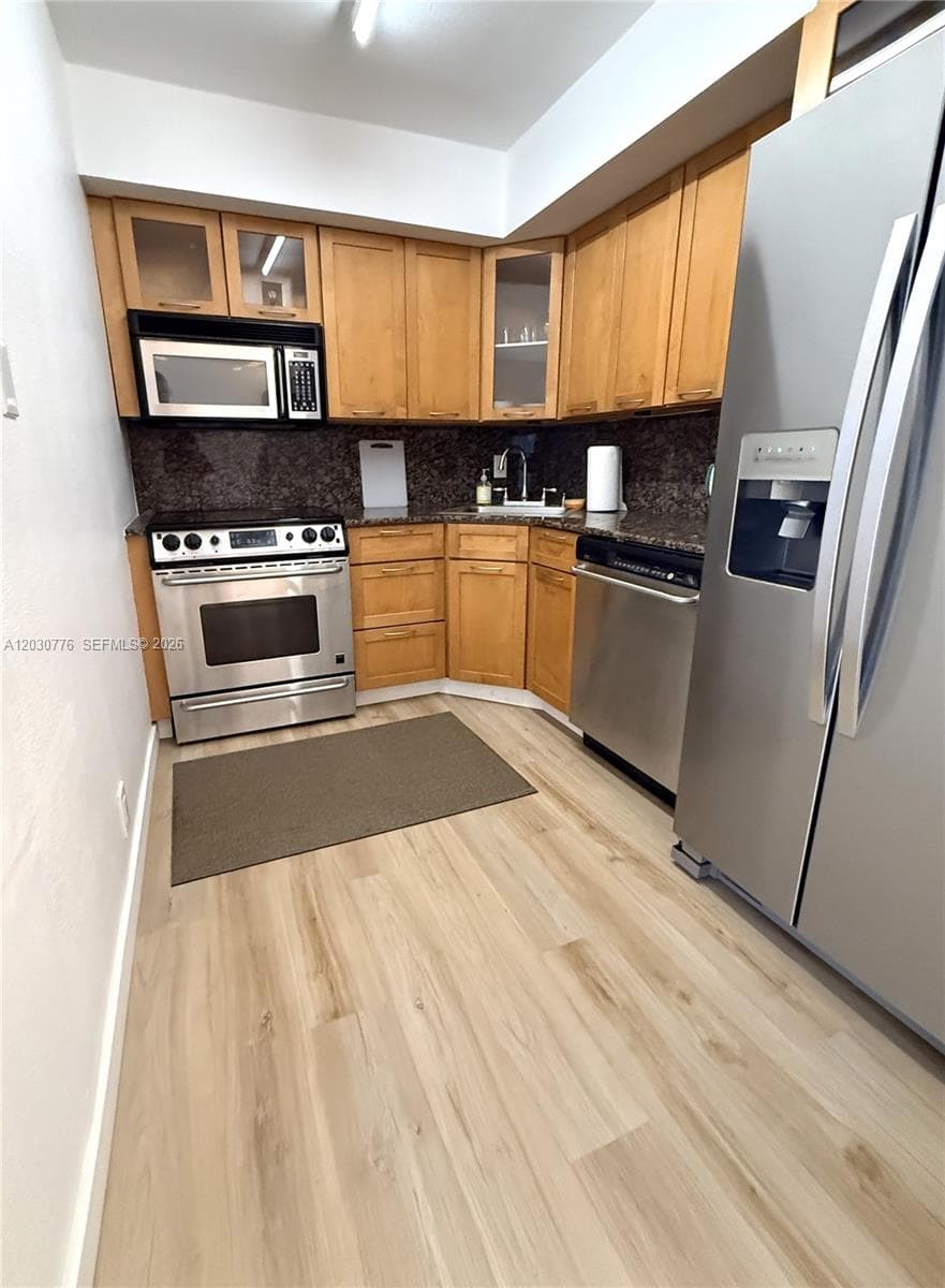 200 SE 15th Rd # 6A, Miami FL 33129 — 6