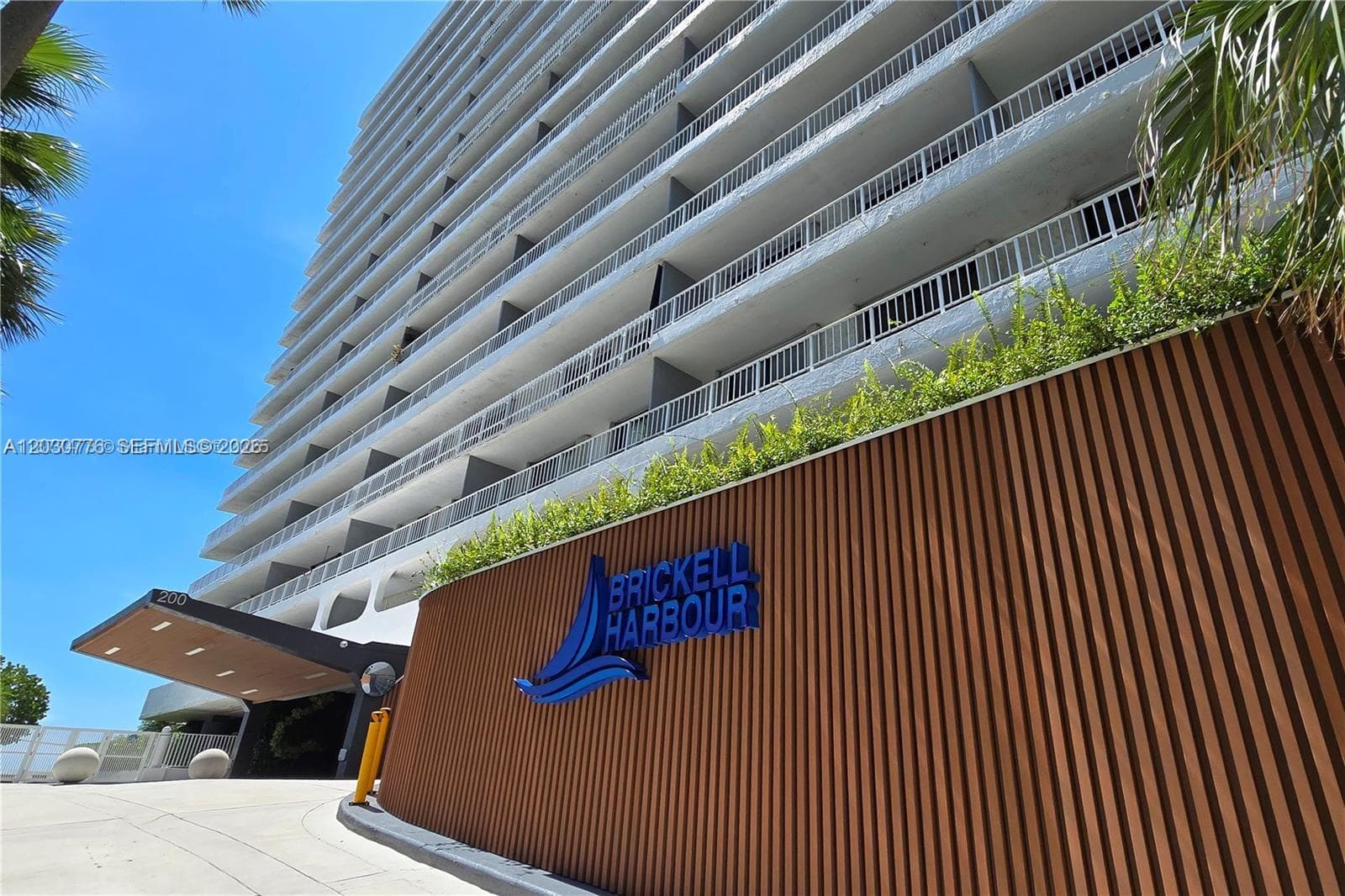 200 SE 15th Rd # 6A, Miami FL 33129 — 22