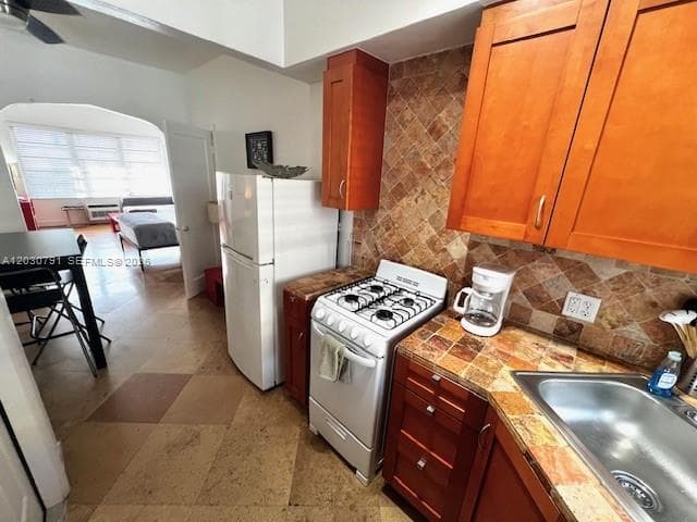 601 7th St # 4, Miami Beach FL 33139 — 12
