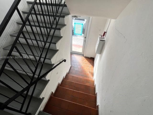 601 7th St # 4, Miami Beach FL 33139 — 24