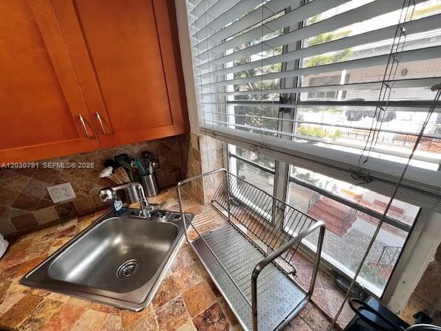601 7th St # 4, Miami Beach FL 33139 — 10