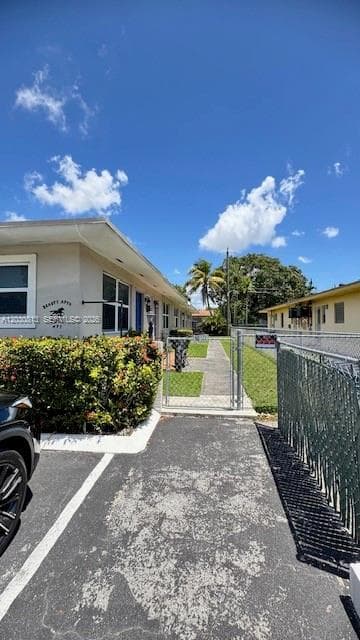 3085 W Flagler St # 3, Miami FL 33135 — 1