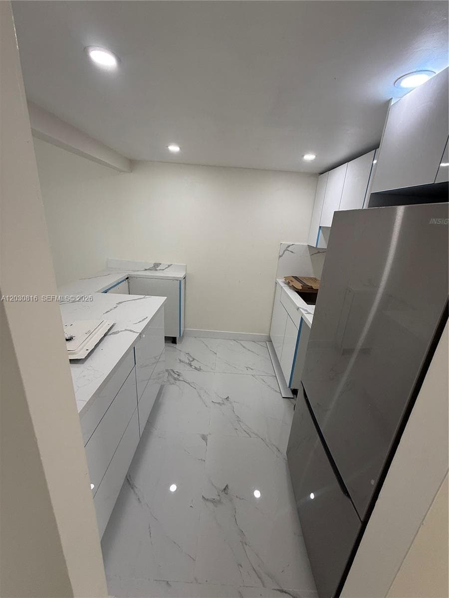 1673 Bay Rd # 306, Miami Beach FL 33139 — 9