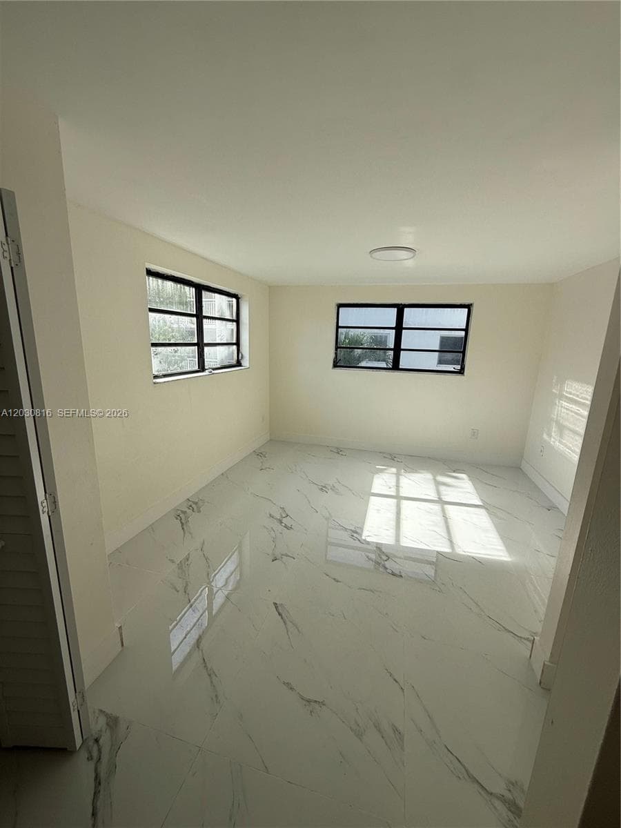 1673 Bay Rd # 306, Miami Beach FL 33139 — 19
