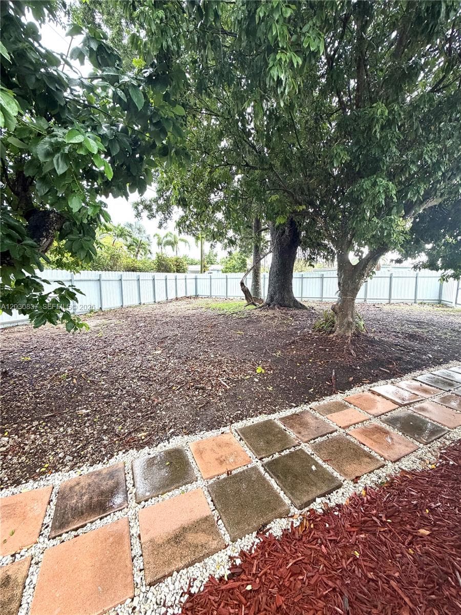 15545 Leisure Dr, Homestead FL 33033 — 42