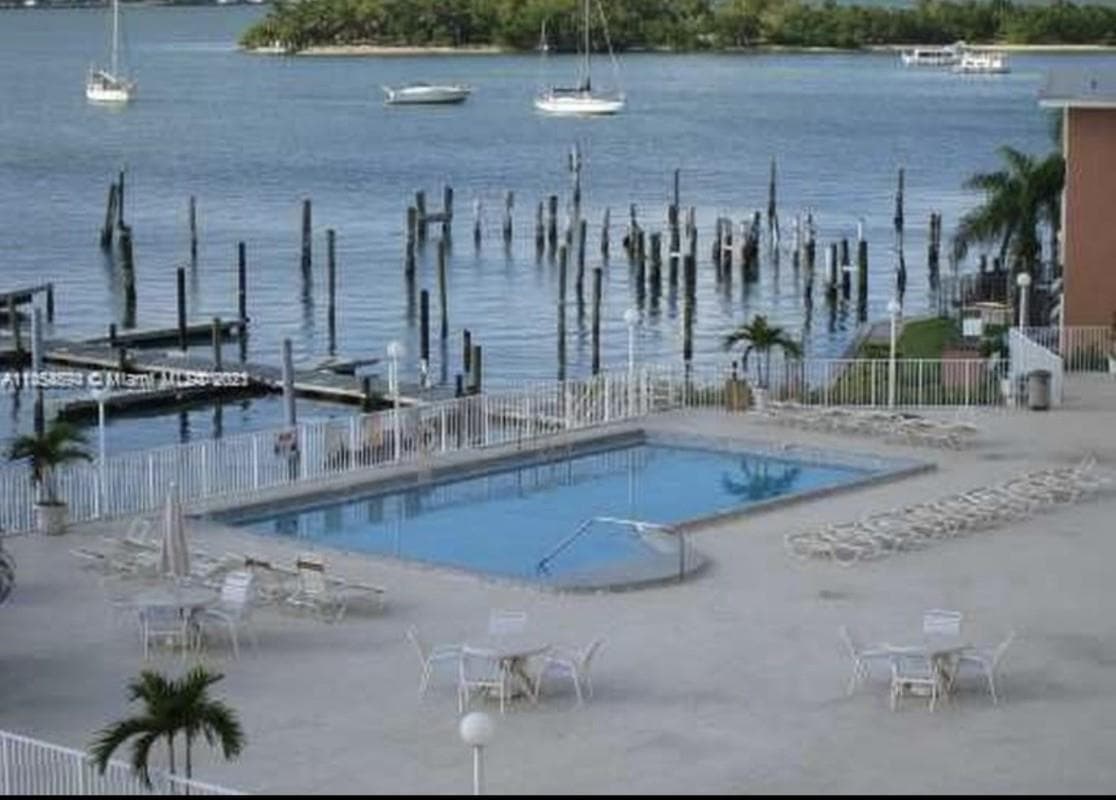 7904 West Drive # 516, North Bay Village FL 33141 — 3