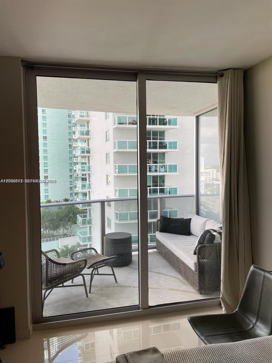 488 NE 18th St # 1901, Miami FL 33132 — 13