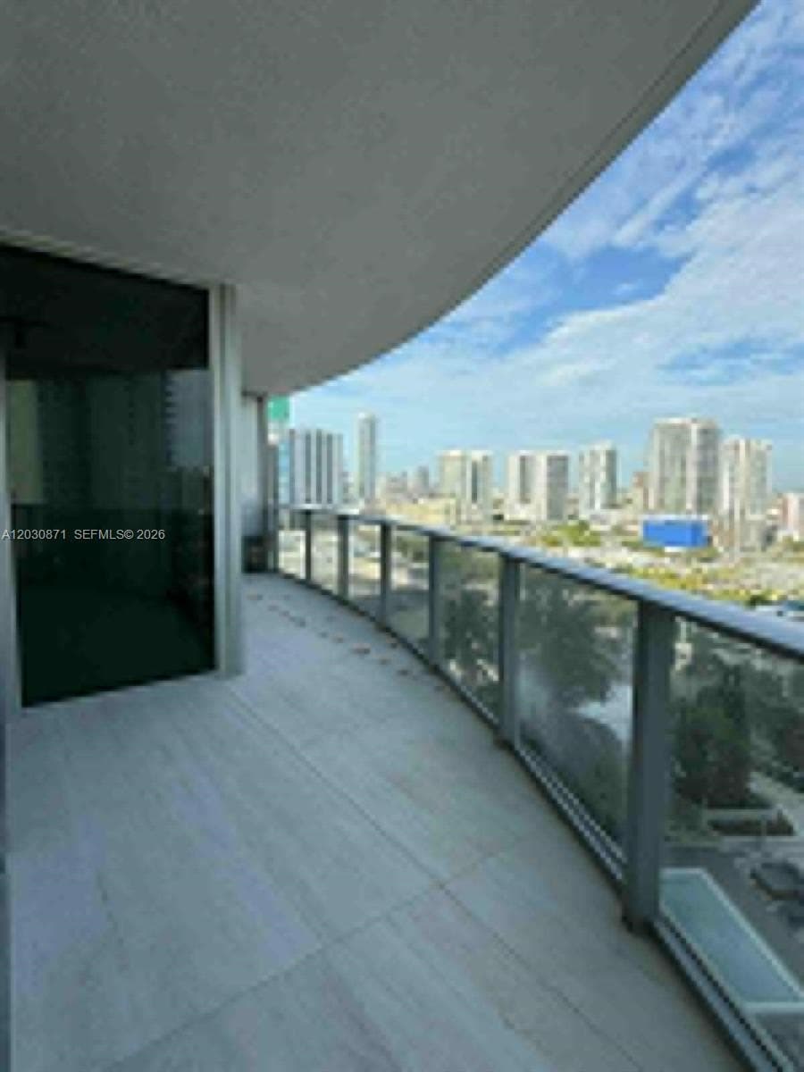 488 NE 18th St # 1901, Miami FL 33132 — 22