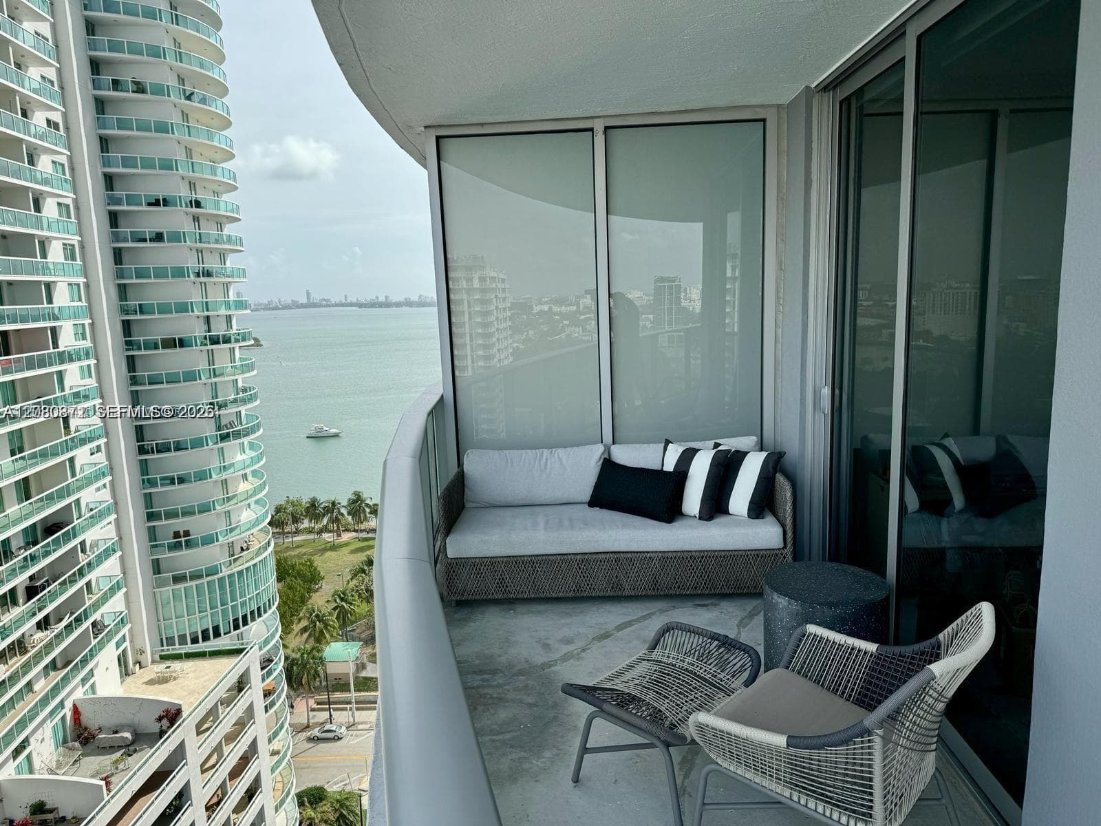 488 NE 18th St # 1901, Miami FL 33132 — 18