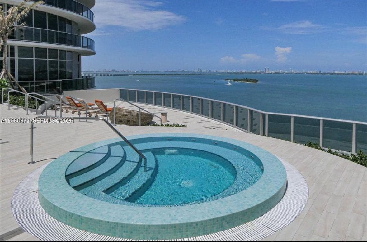 488 NE 18th St # 1901, Miami FL 33132 — 25