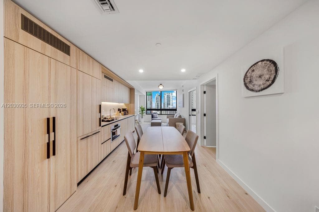 225 N Miami Ave # 3507, Miami FL 33128 — 27