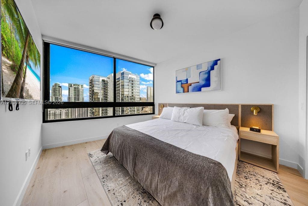 225 N Miami Ave # 3507, Miami FL 33128 — 16