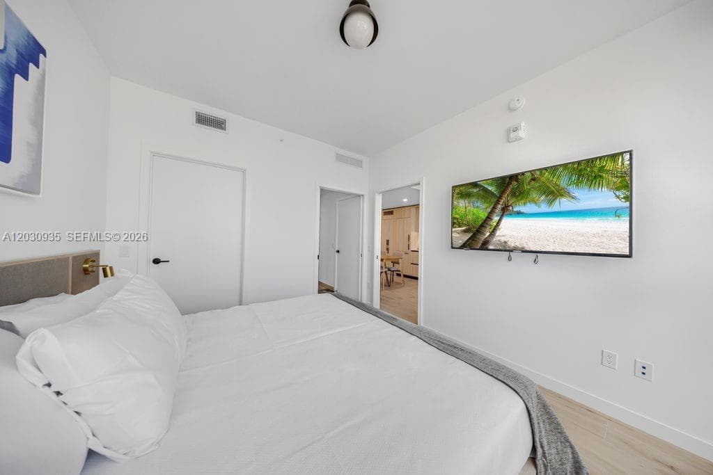 225 N Miami Ave # 3507, Miami FL 33128 — 12