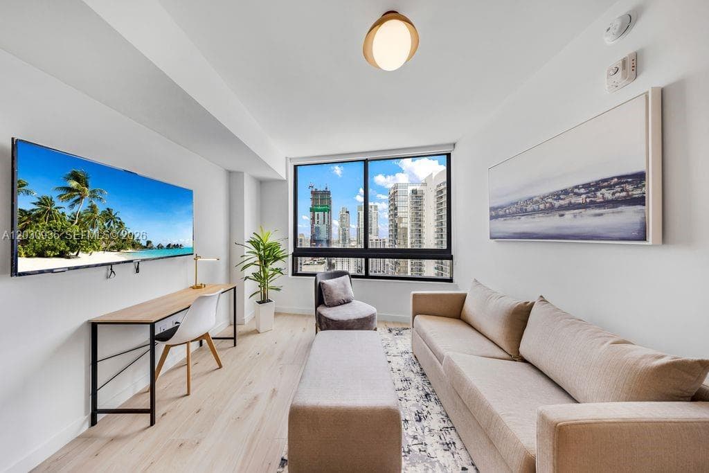 225 N Miami Ave # 3507, Miami FL 33128 — 22