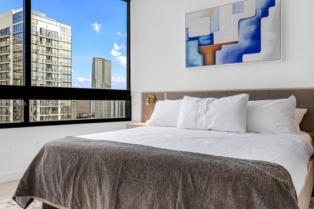 225 N Miami Ave # 3507, Miami FL 33128 — 3