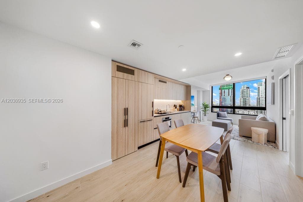 225 N Miami Ave # 3507, Miami FL 33128 — 28