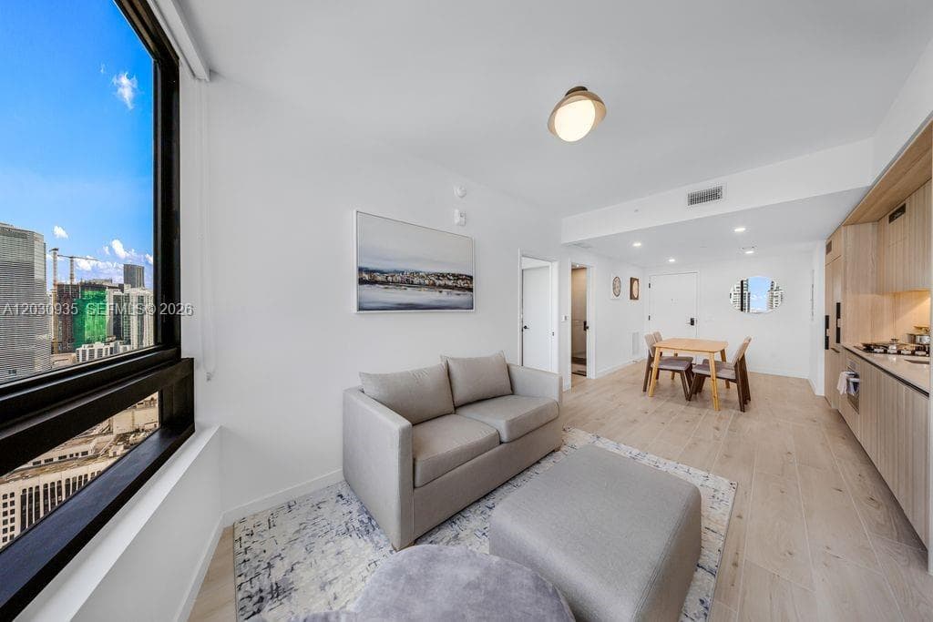 225 N Miami Ave # 3507, Miami FL 33128 — 20